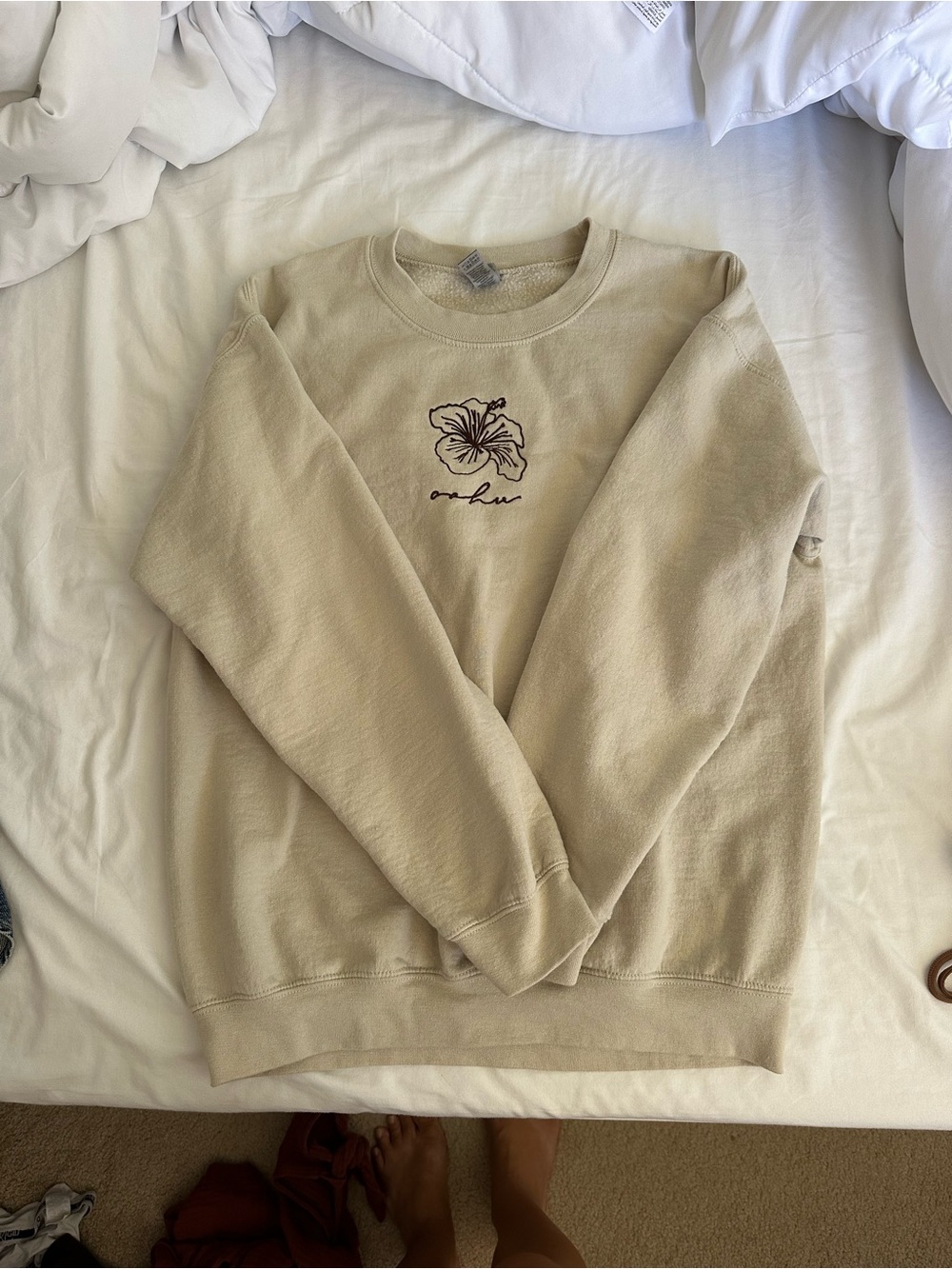 Neutral Cream Floral Embroidered Crewneck Sweatshirt - Oahu Hawaii